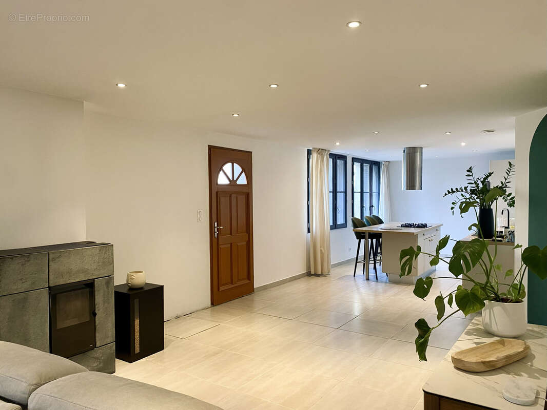 Maison à CHANTEMERLE-LES-BLES