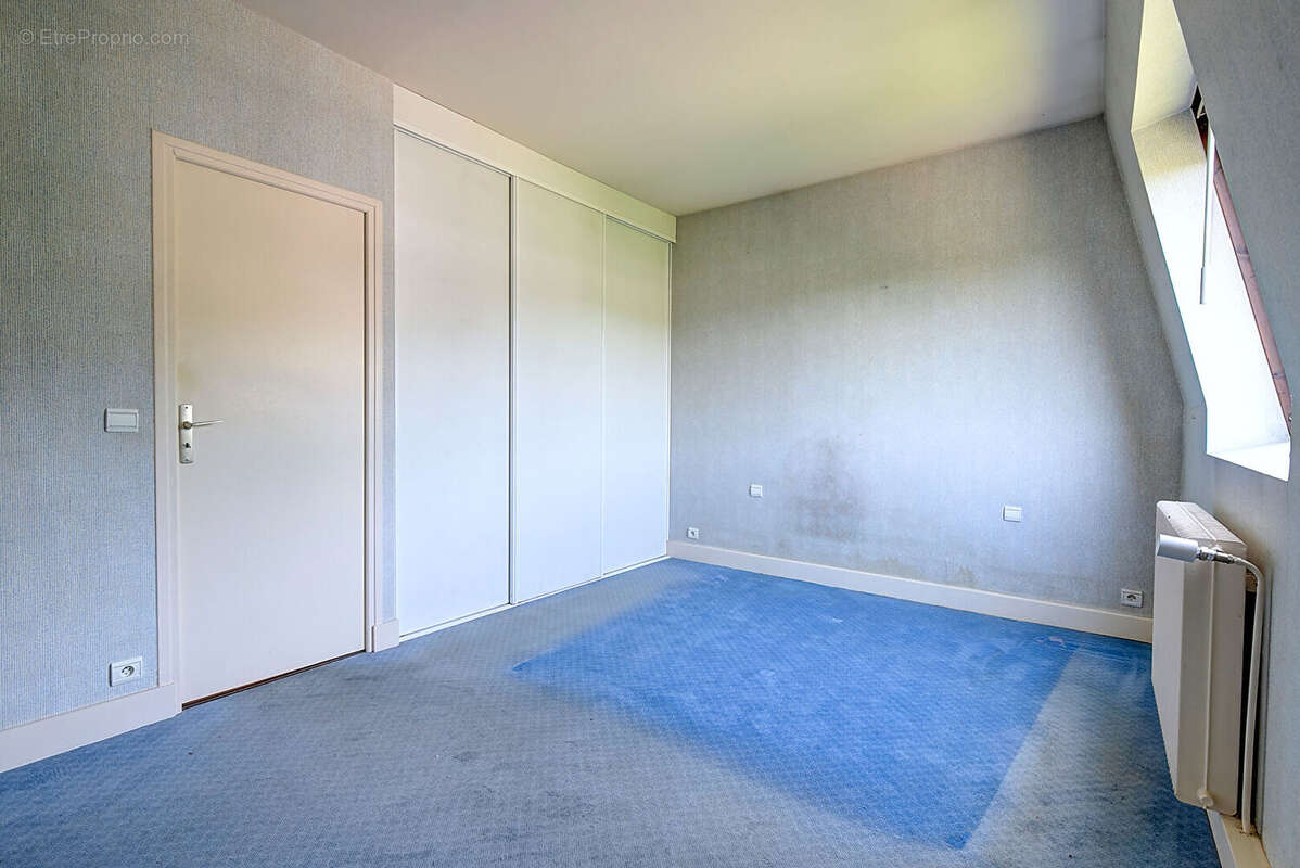 Appartement à VILLE-D'AVRAY