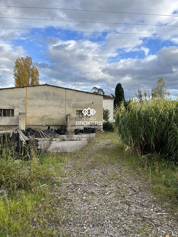 Commerce à LIVRON-SUR-DROME