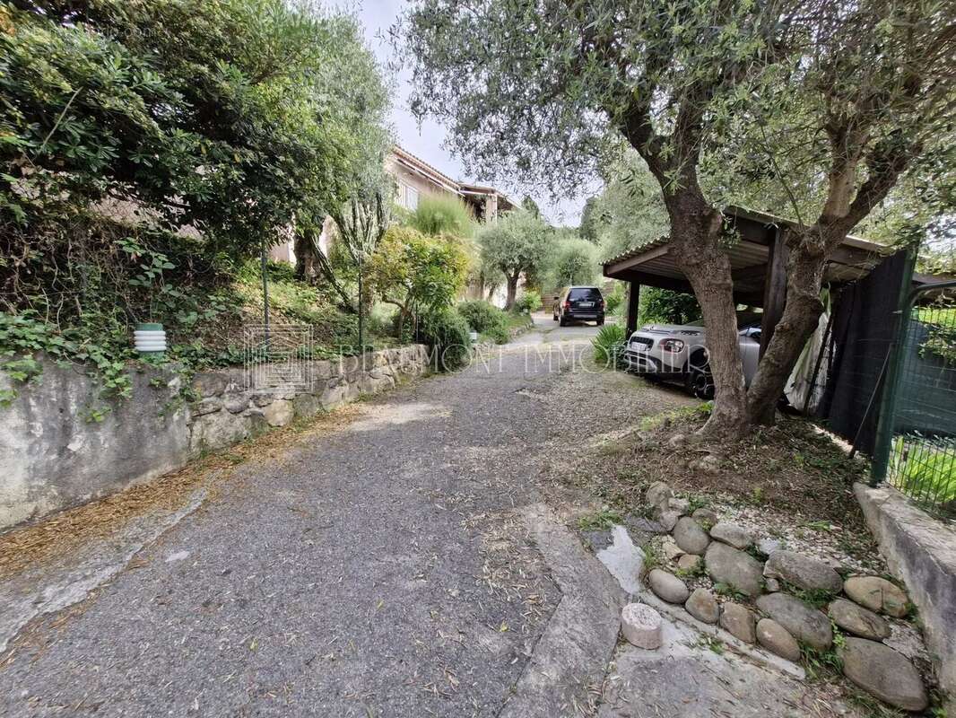 Maison à LEVENS