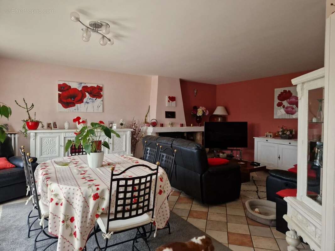 Maison à MAGNY-LES-HAMEAUX