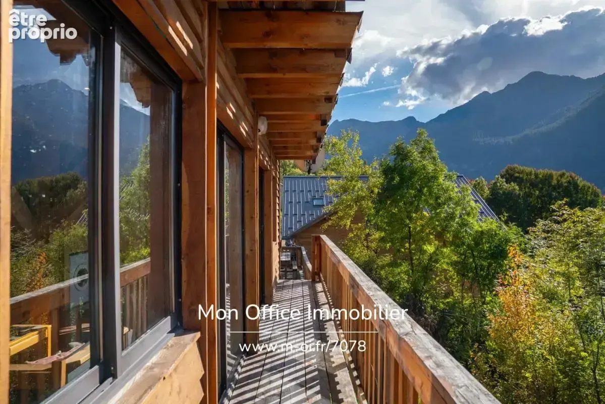 Référence : 7078-MBE. - Chalet 330m² - 7 chambres - Salle Cinéma et Danse - photo 2