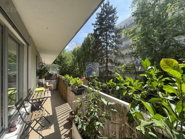 Appartement à COURBEVOIE
