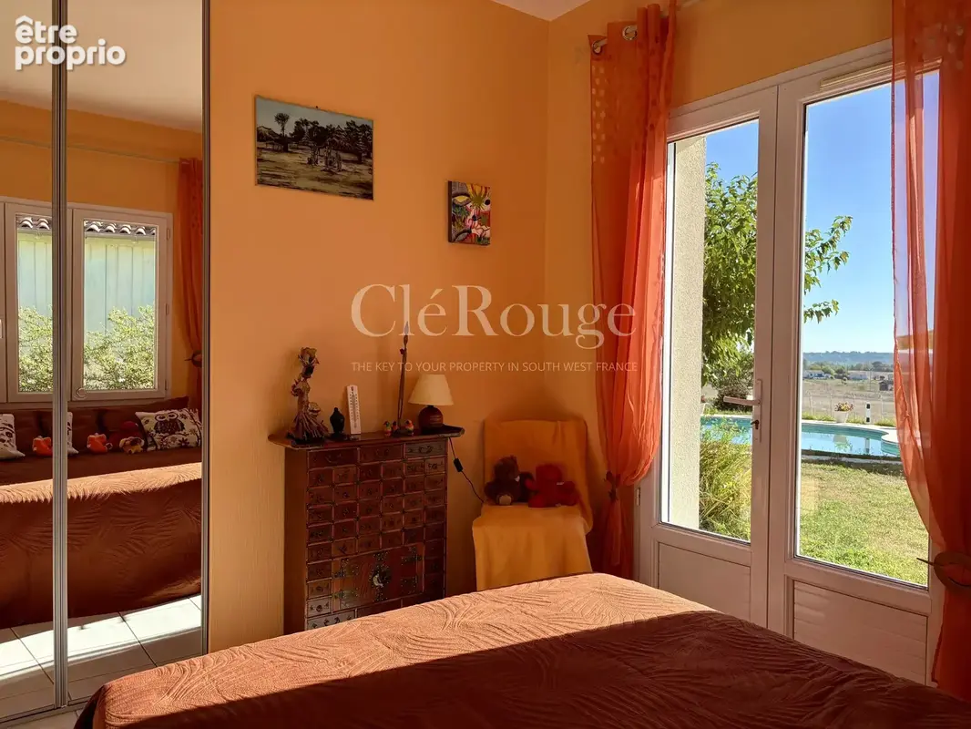 Élégante maison contemporaine avec piscine chauffée, beaux volumes et 5 400 m² de terrain - photo 6