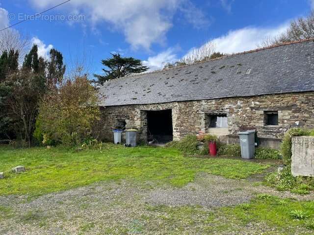 Maison à LE CLOITRE-PLEYBEN