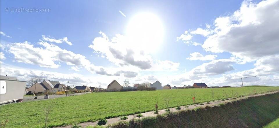 Terrain à COULANS-SUR-GEE