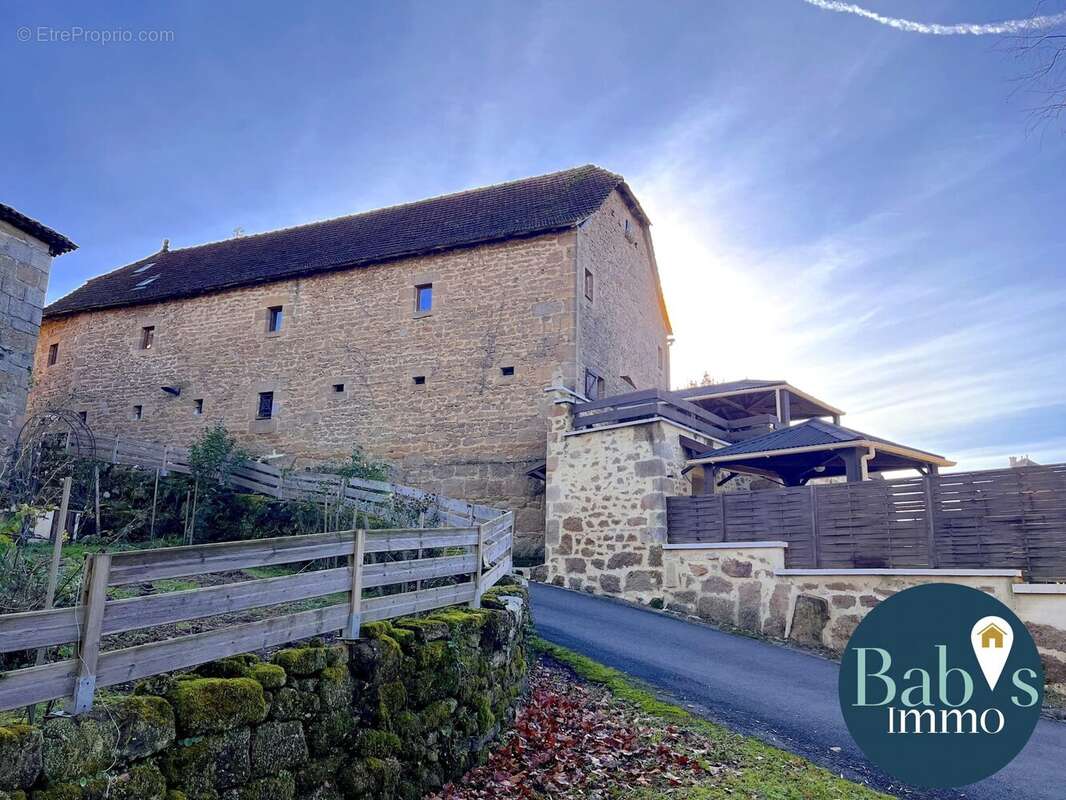 Maison à LACAPELLE-MARIVAL