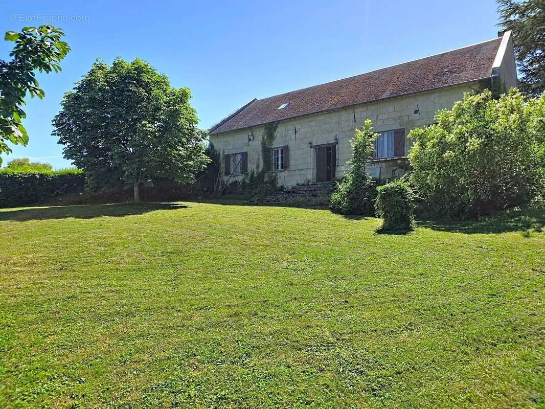 Maison à MONTBAVIN