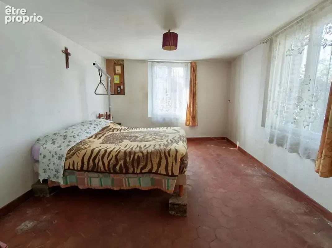 Maison de caractère, dépendances et 7 100 m² de terrain - photo 8