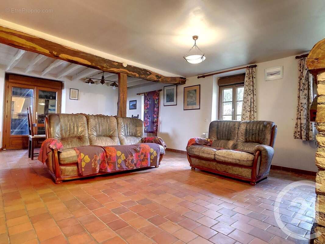 Maison 212 m² à Rouvres  - photo 4