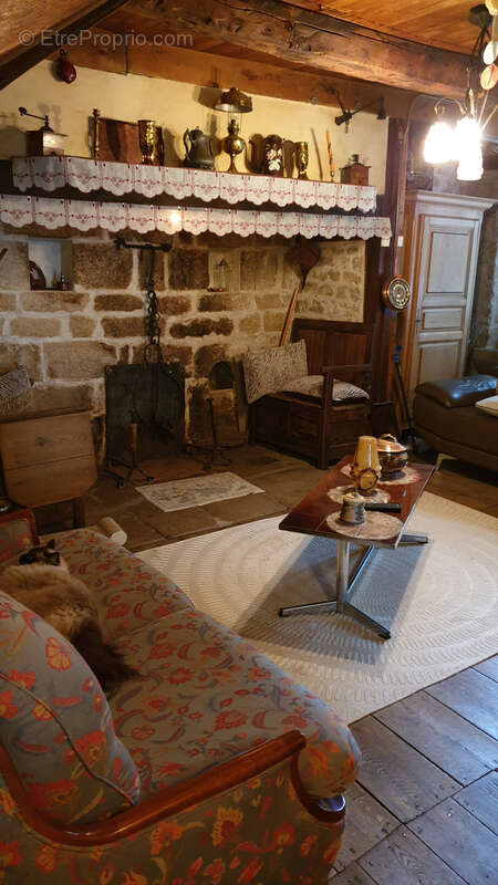 Maison à SAINT-MARTIN-LA-MEANNE