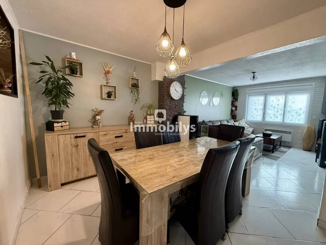 Maison à AUBERCHICOURT