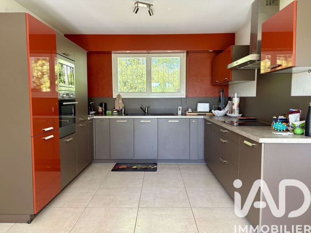 Maison 135 m² à Bourg-Charente  - photo 3