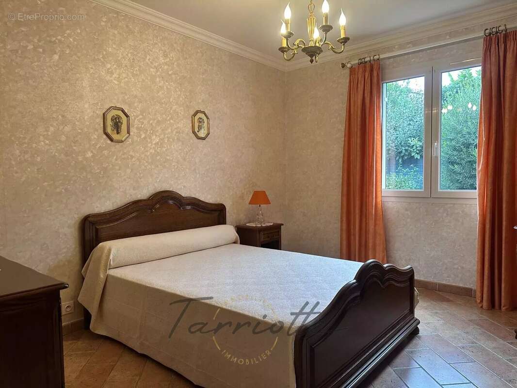 Maison à MONTELIMAR