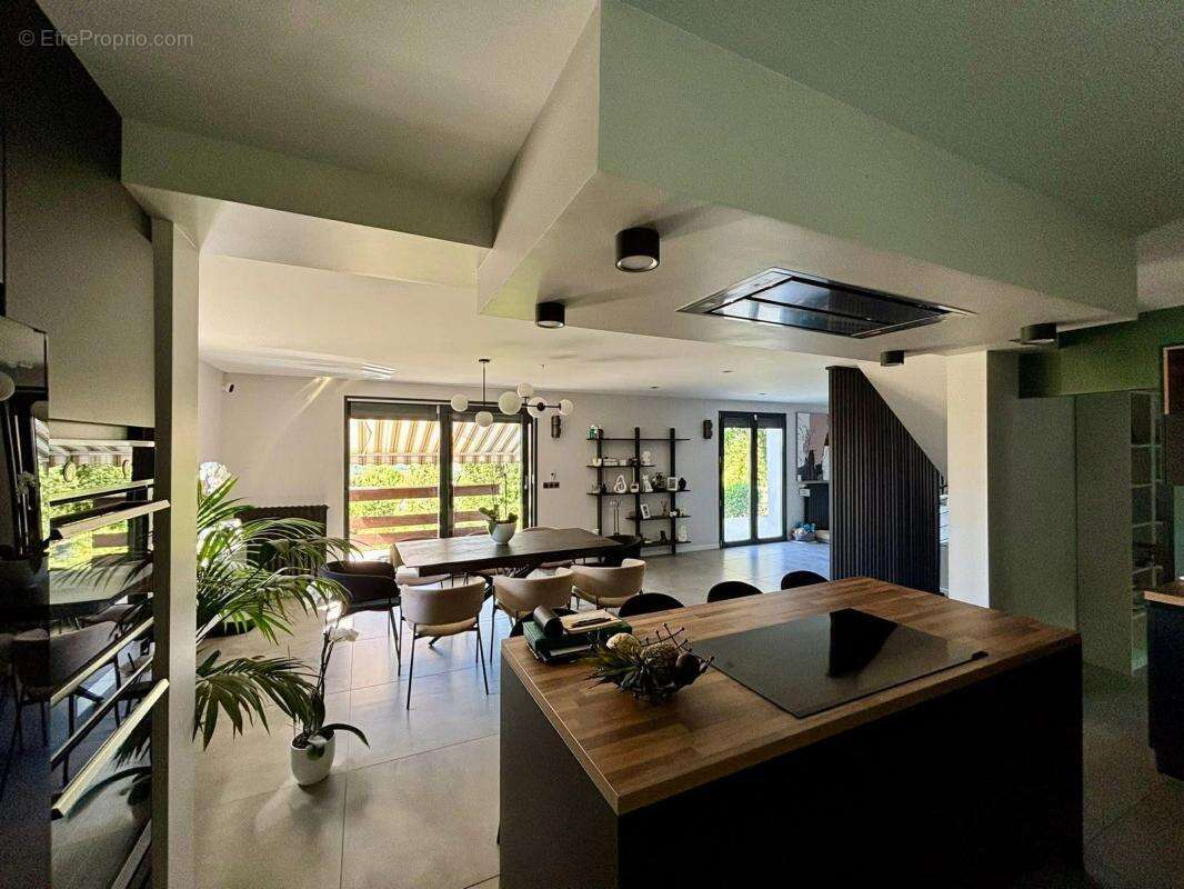 Maison 230 m² à Triel-Sur-Seine  - photo 2