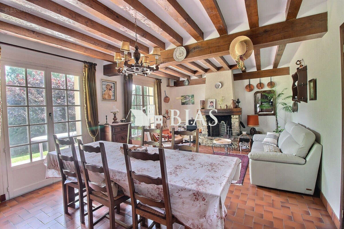 Maison à LA SAUSSAYE