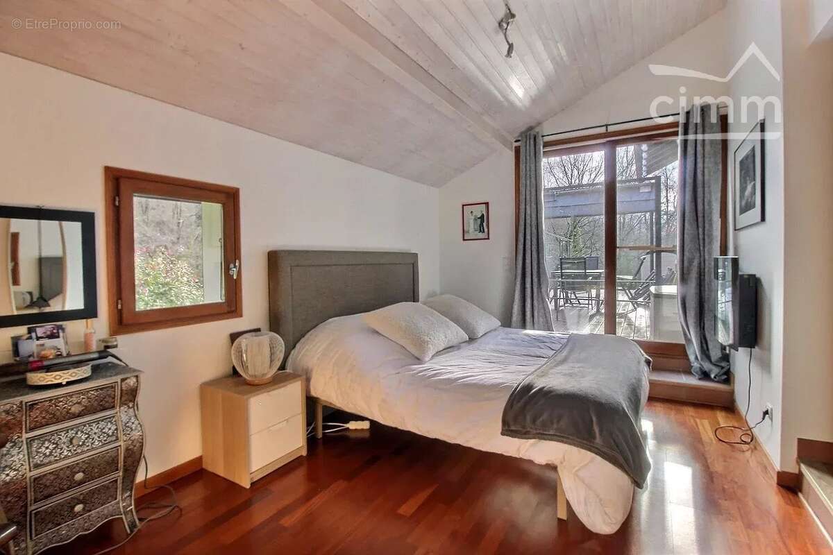 Maison à SAINT-VINCENT-DE-MERCUZE