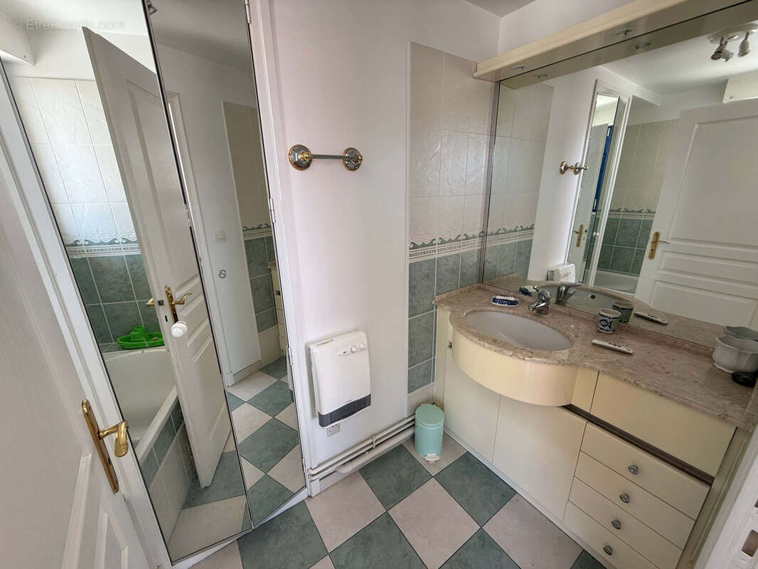 Rare FACE MER magnifique 4 pièces de 128 m2 avec vaste terrasse, 3 ch, 3sdb , garage et cave - photo 11