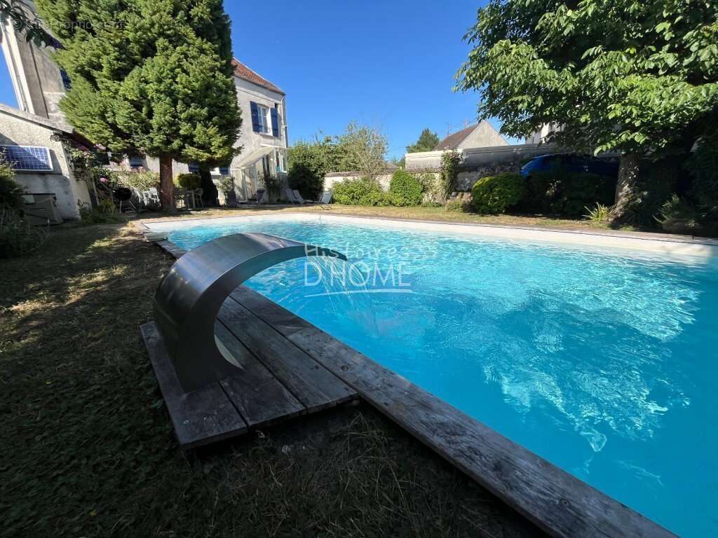 Maison à JOUY-LE-CHATEL