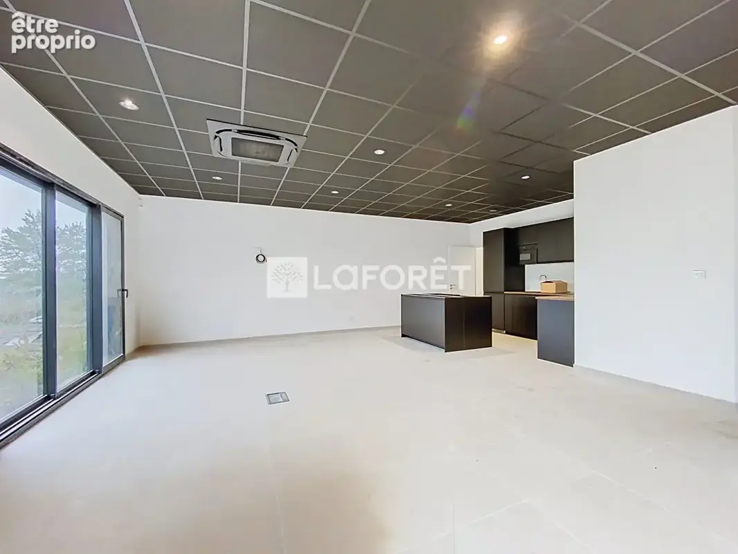 Local d'activité La Seguiniere 550 m2 - photo 5