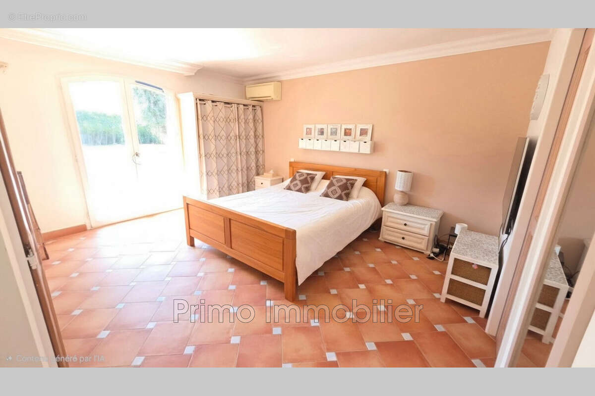 Maison 200 m² à Grimaud  - photo 9