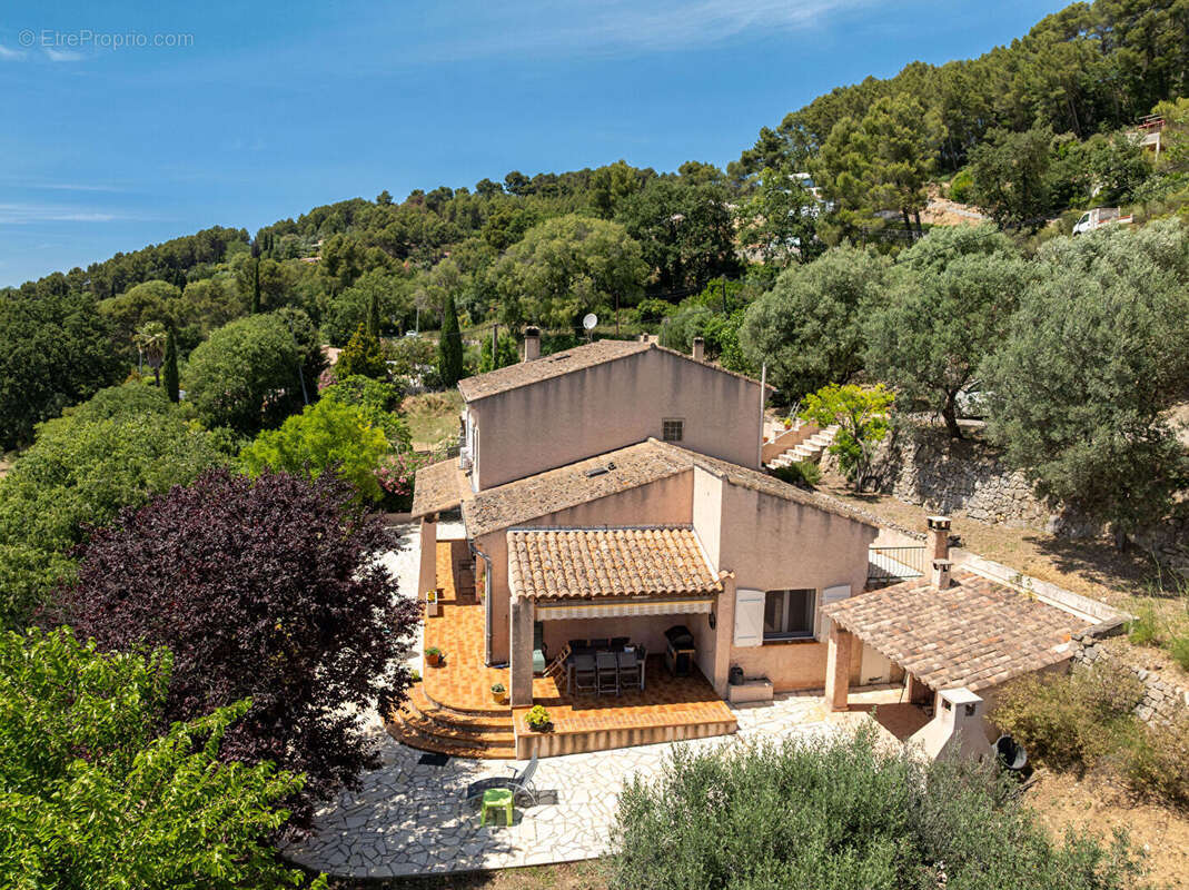 A VENDRE EN EXCLUSIVITE à Draguignan - Maison 4 pièces Lumineuse et calme avec belle vue - photo 6