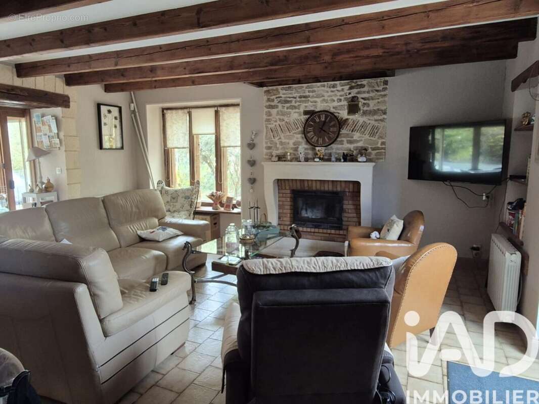 Maison 257 m² à Vancais  - photo 8