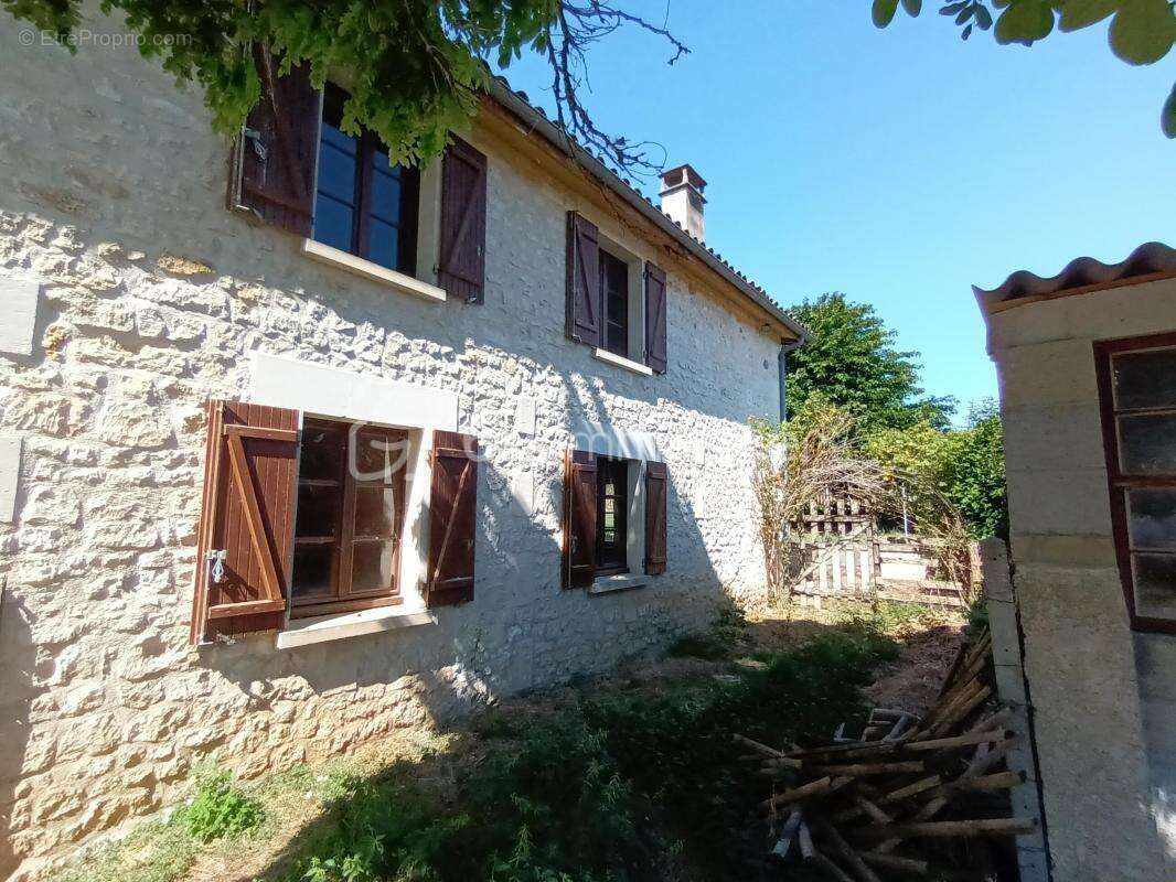 Maison à JONZAC