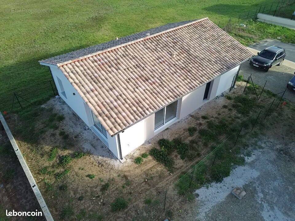 Maison à LES BILLAUX