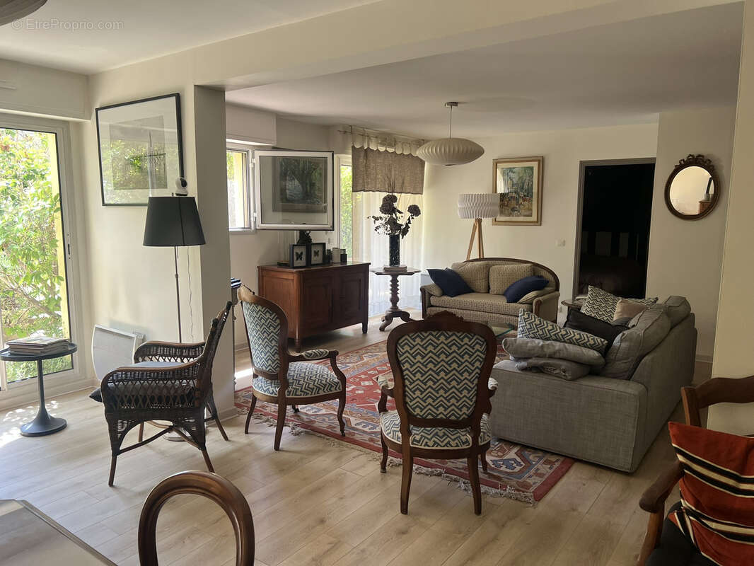 Appartement à L'ISLE-SUR-LA-SORGUE