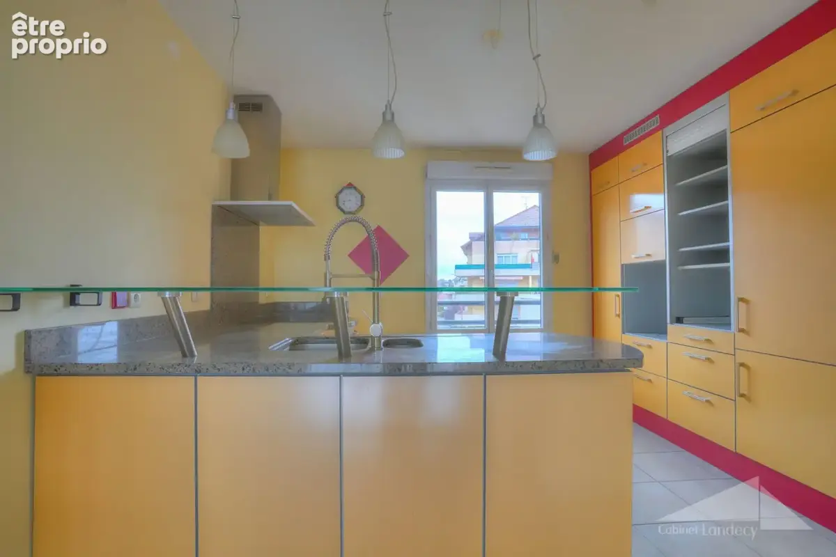 Appartement 4 pièces 126 m² à vendre à Saint-Genis-Pouilly (01630) - photo 4