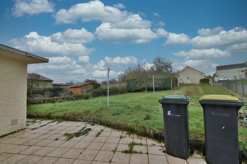 Maison à POURU-SAINT-REMY