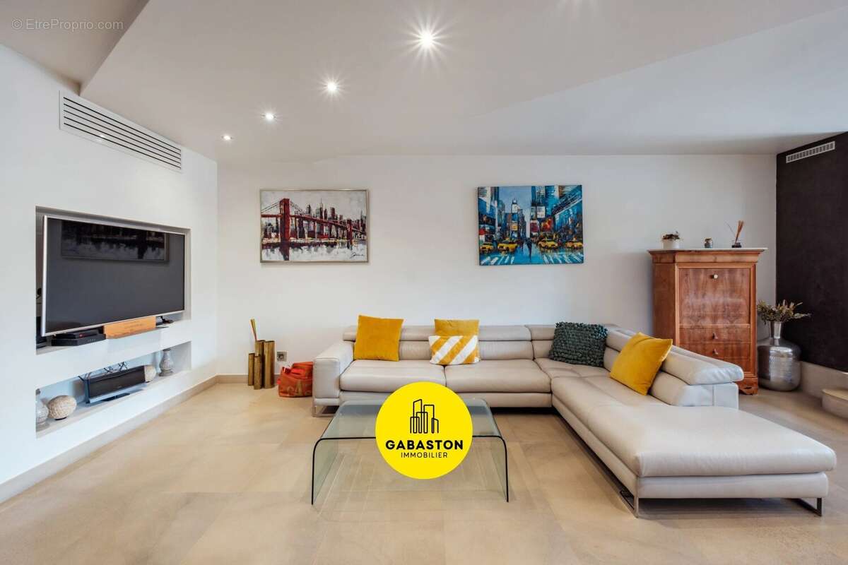 Appartement à MARSEILLE-7E