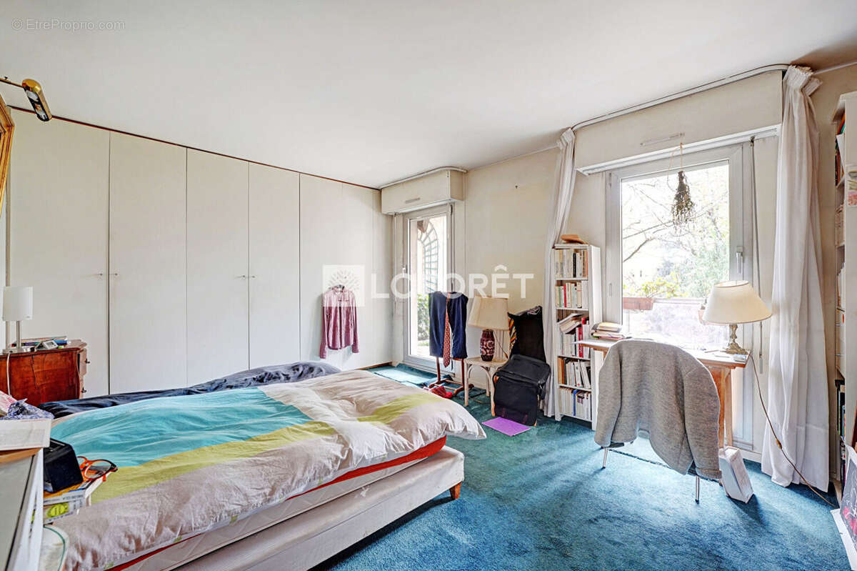 Appartement à PARIS-14E