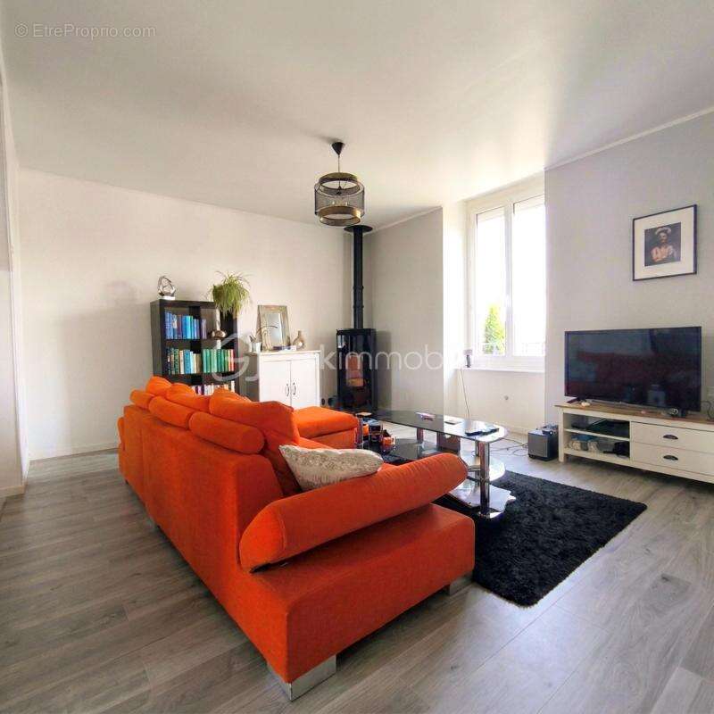 Maison à LOUVIGNE-DU-DESERT