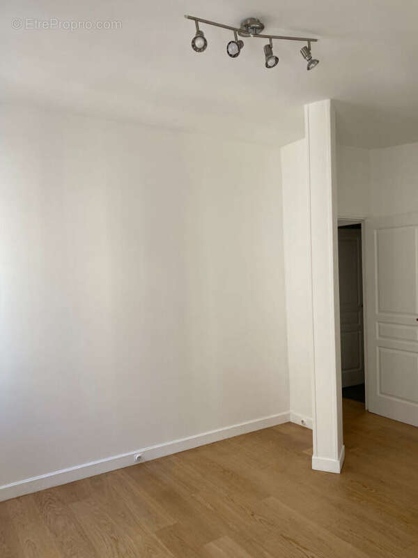 Appartement Paris Trocadéro 4 pièce(s) 82.07 m2 HSP 2.78M - photo 15