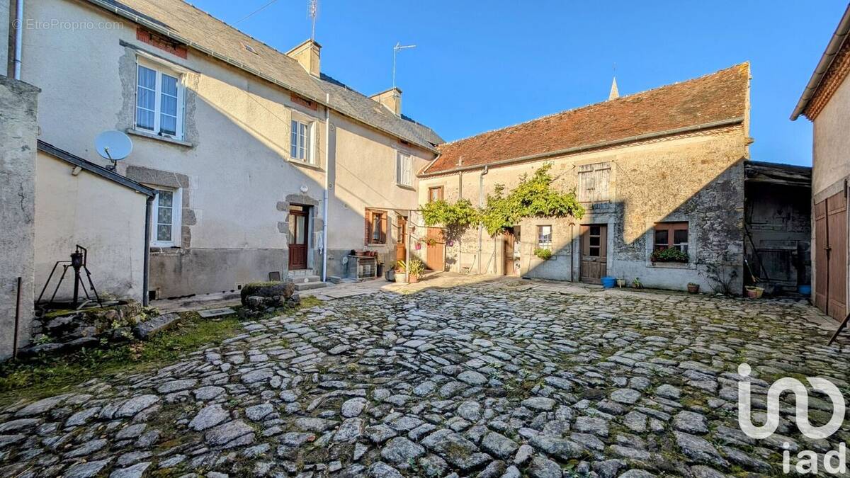 Photo 1 - Maison à SAINT-LEGER-MAGNAZEIX