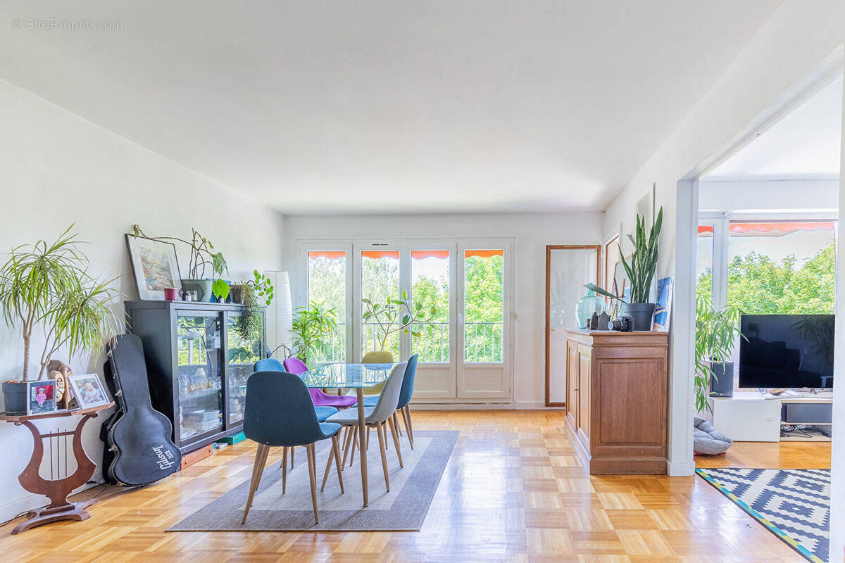 Appartement à BURES-SUR-YVETTE