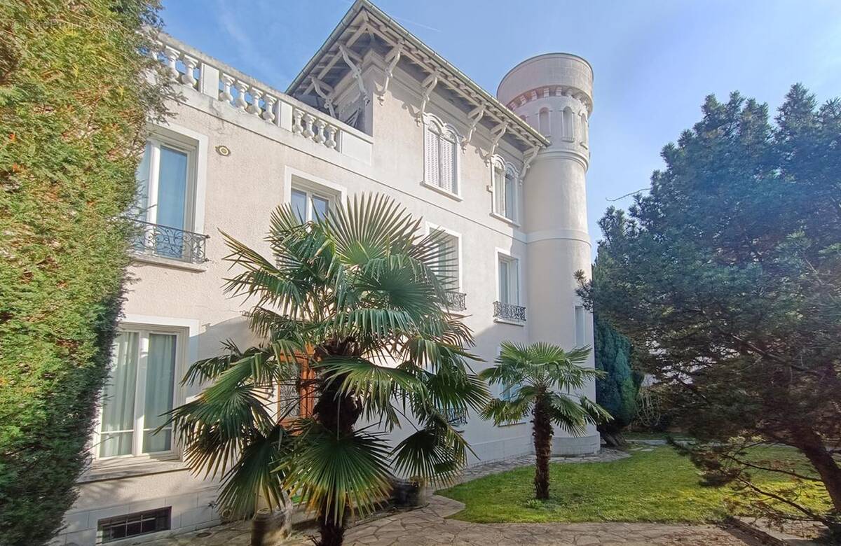 Maison à LE PERREUX-SUR-MARNE