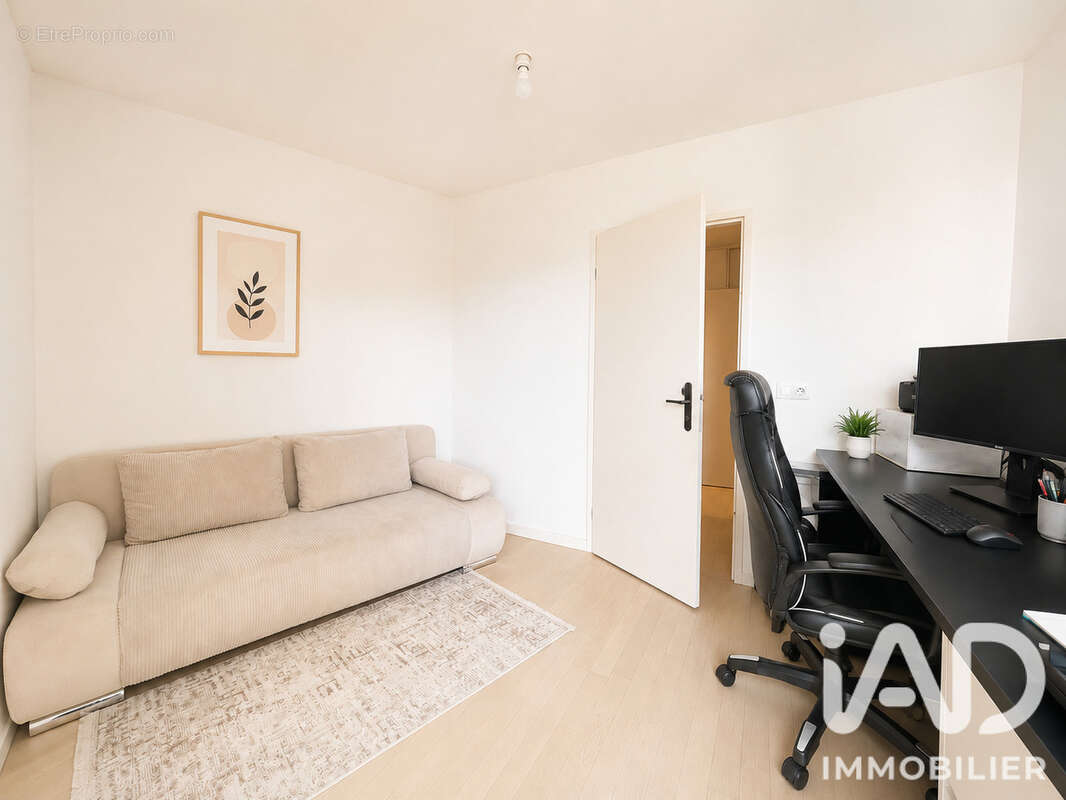 Appartement 60 m² à Acheres  - photo 8