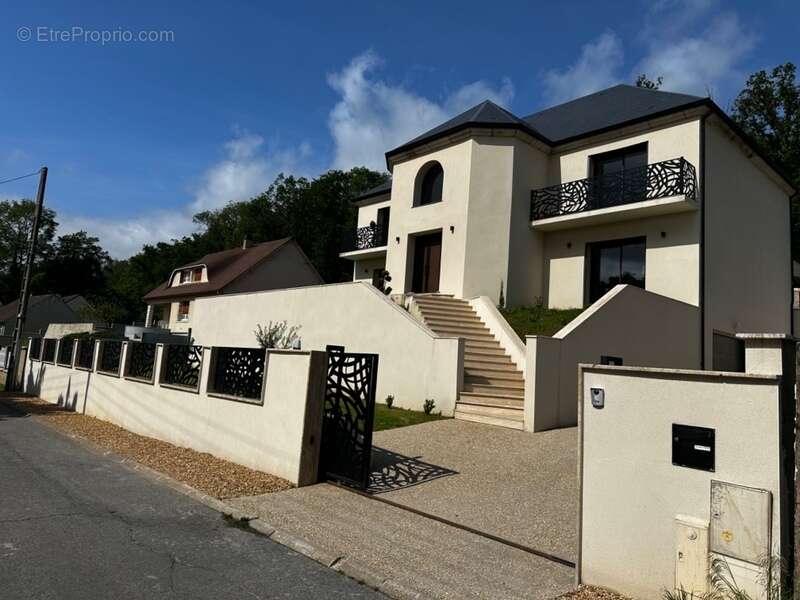 Maison à SAINT-PREST