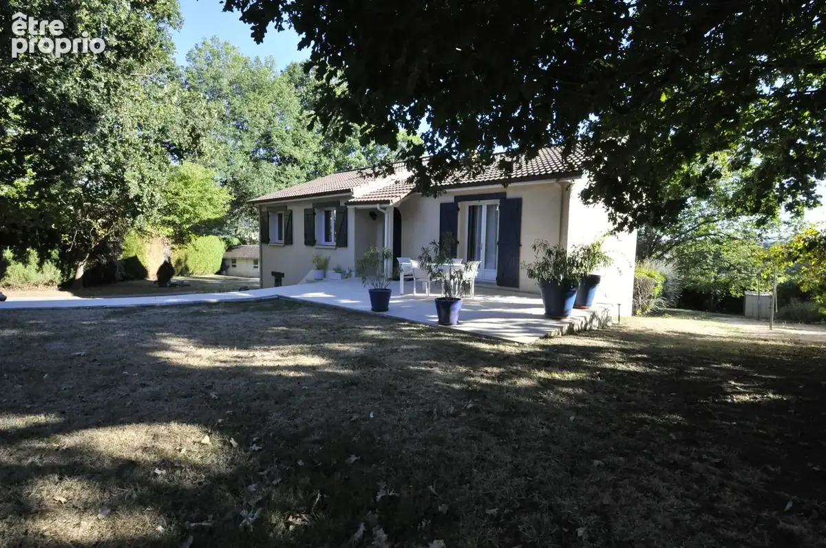 Maison sur sous sol semi enterré de 124m2 sur Boisseuil, La planche - photo 12