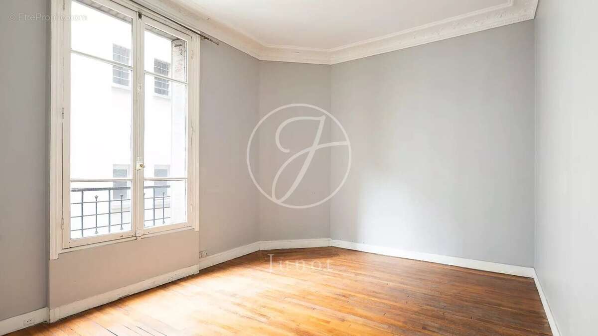 Appartement à PARIS-7E