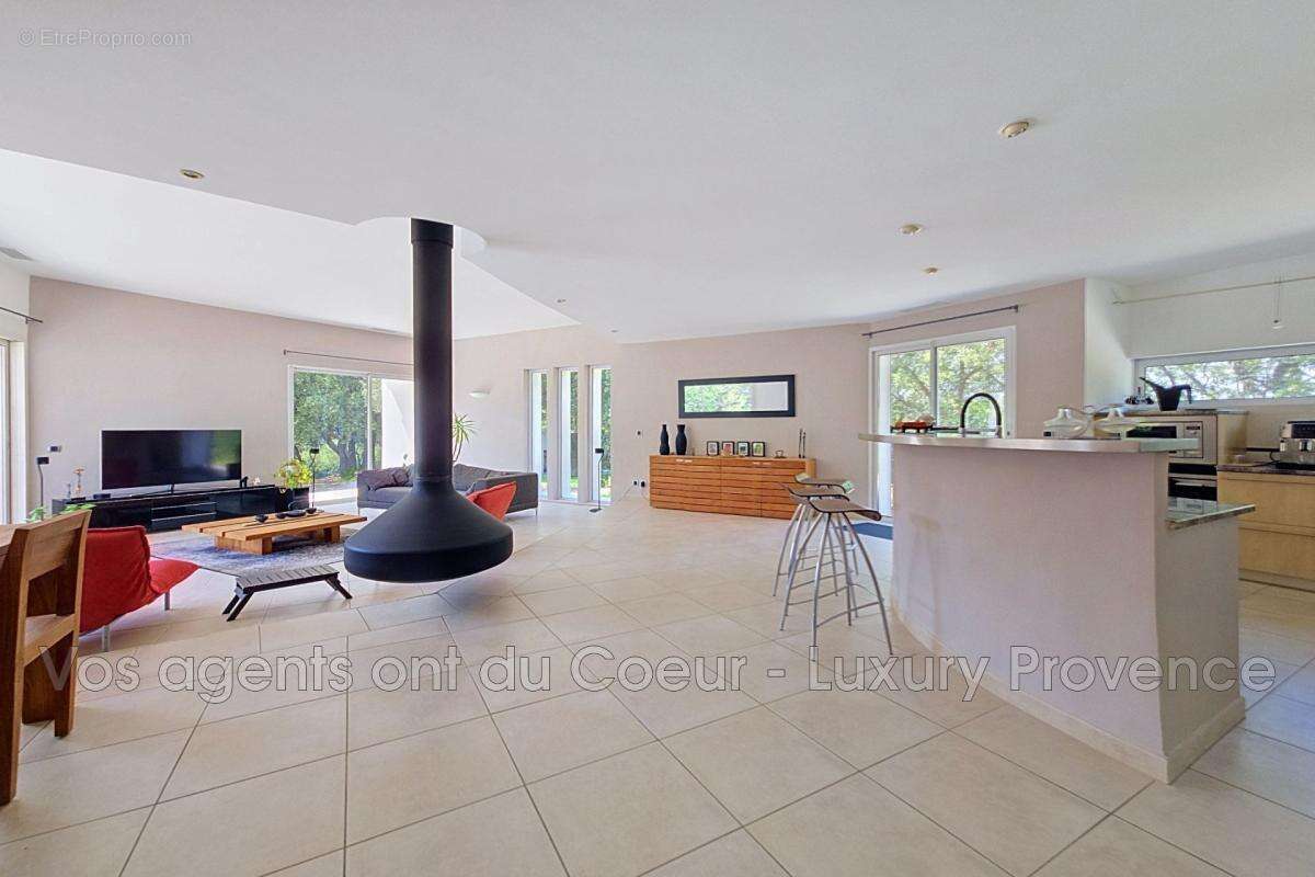 vente maison 6 Pièce(s) - photo 4