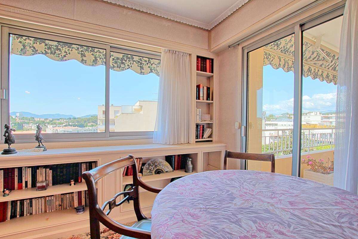 Appartement à LE CANNET