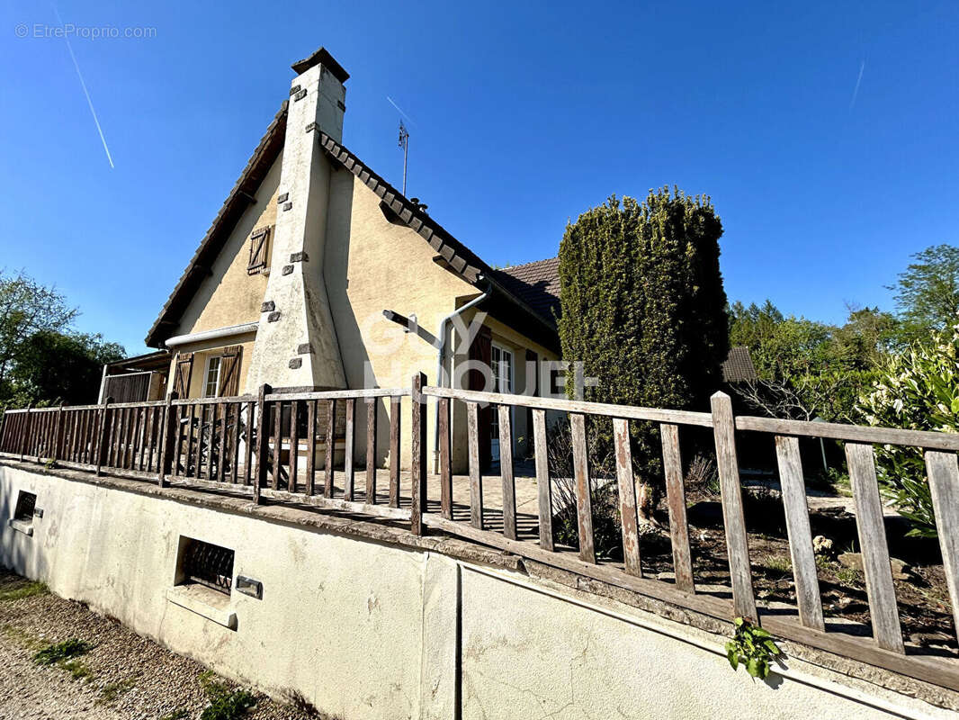 Maison à TRACY-LE-MONT