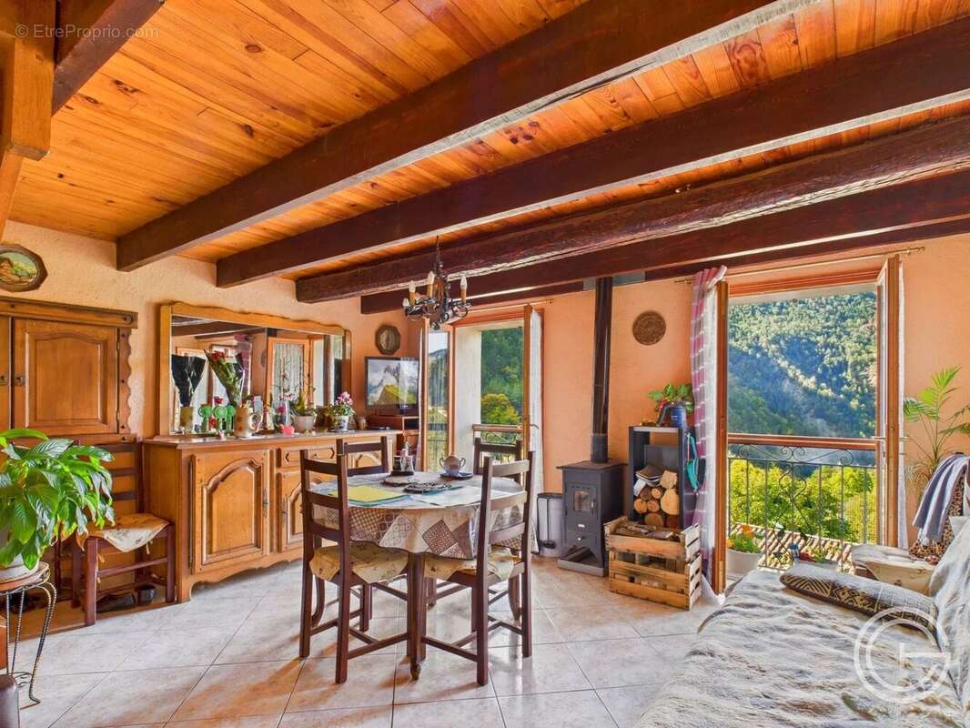 Appartement à LANTOSQUE