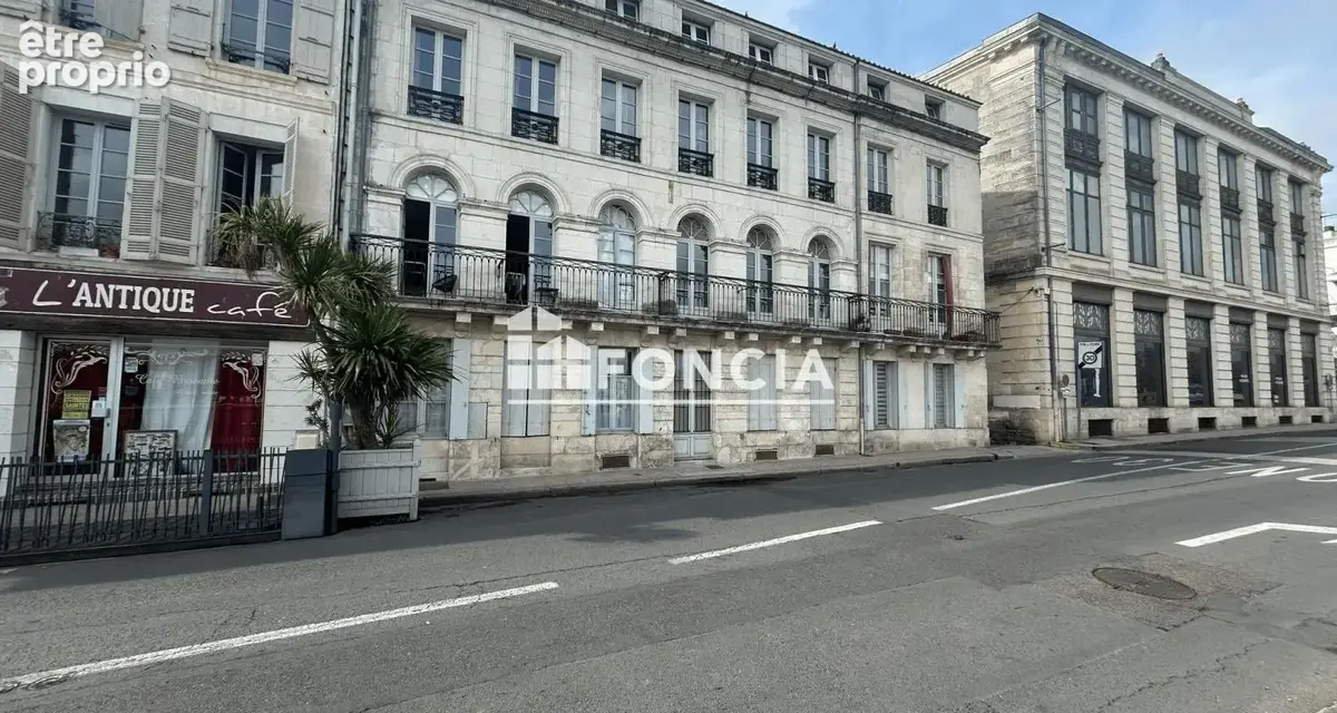 Appartement à SAINTES