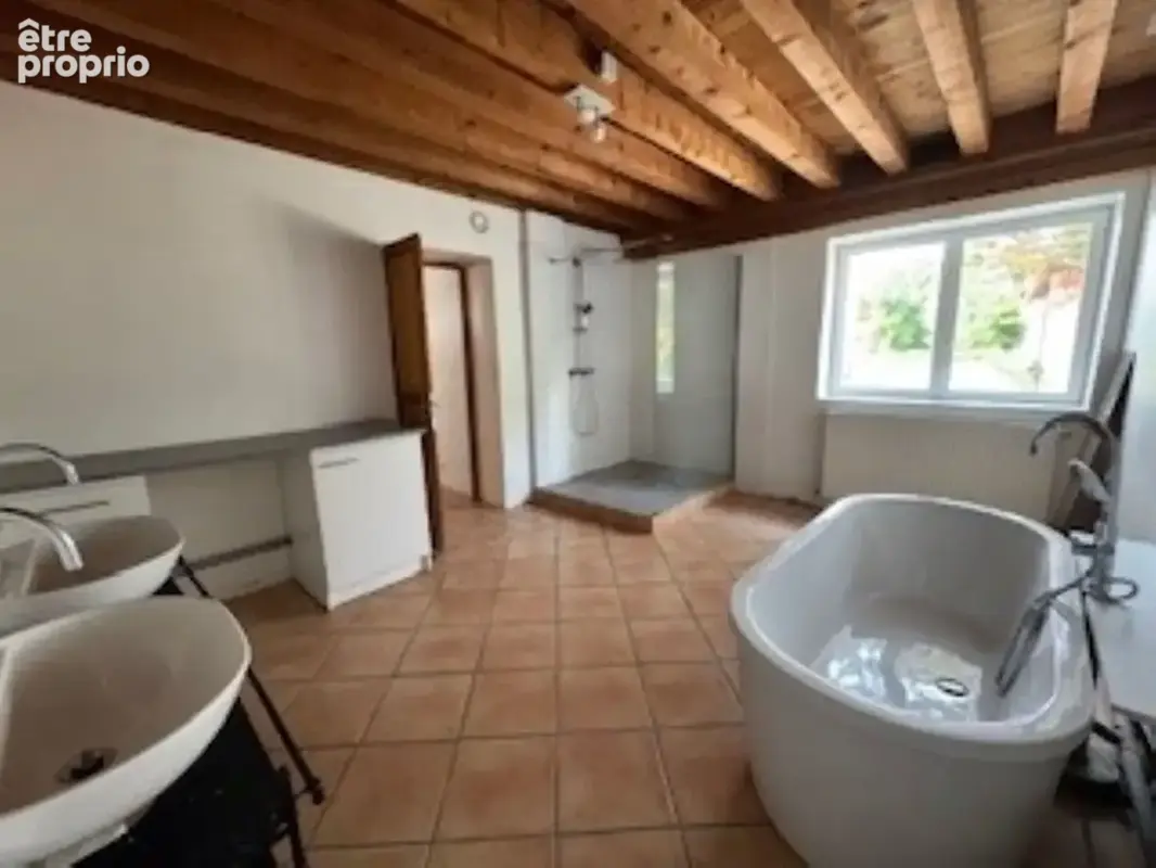 Magnifique bâtisse de 272 m² sur 1.2 hectares de terrain clos - photo 13