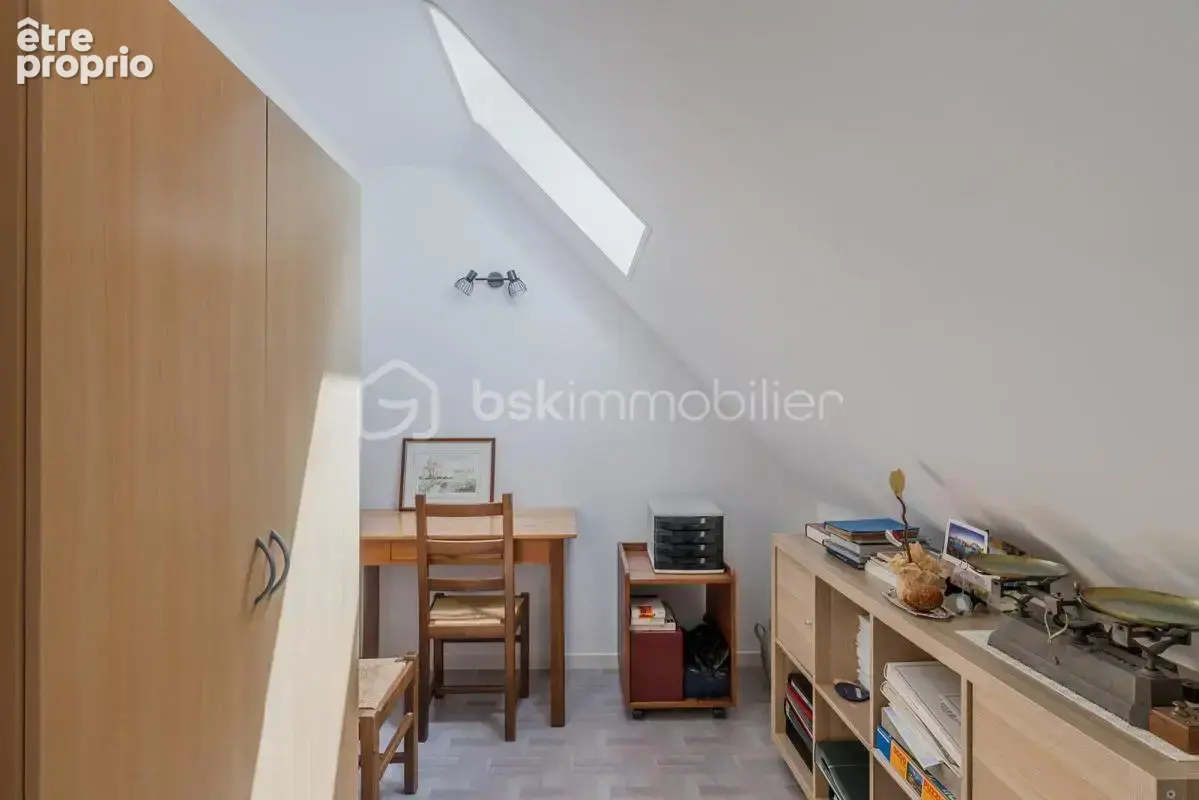 Maison au calme avec 4 chambres et un bureau sur sous sol complet - photo 15